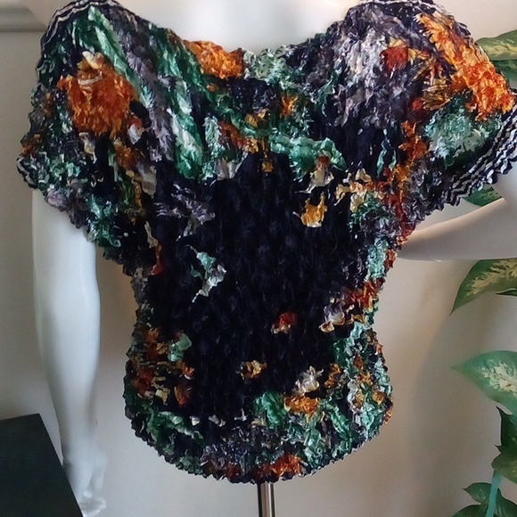 Elegant Ruched Top by Radiance - One Size Fits All! - Picture 5 of 9